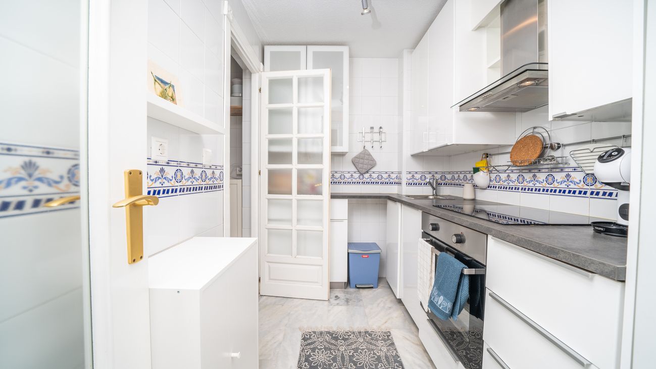 2-Bedroom Apartment in Centro, Torrevieja - Image 8