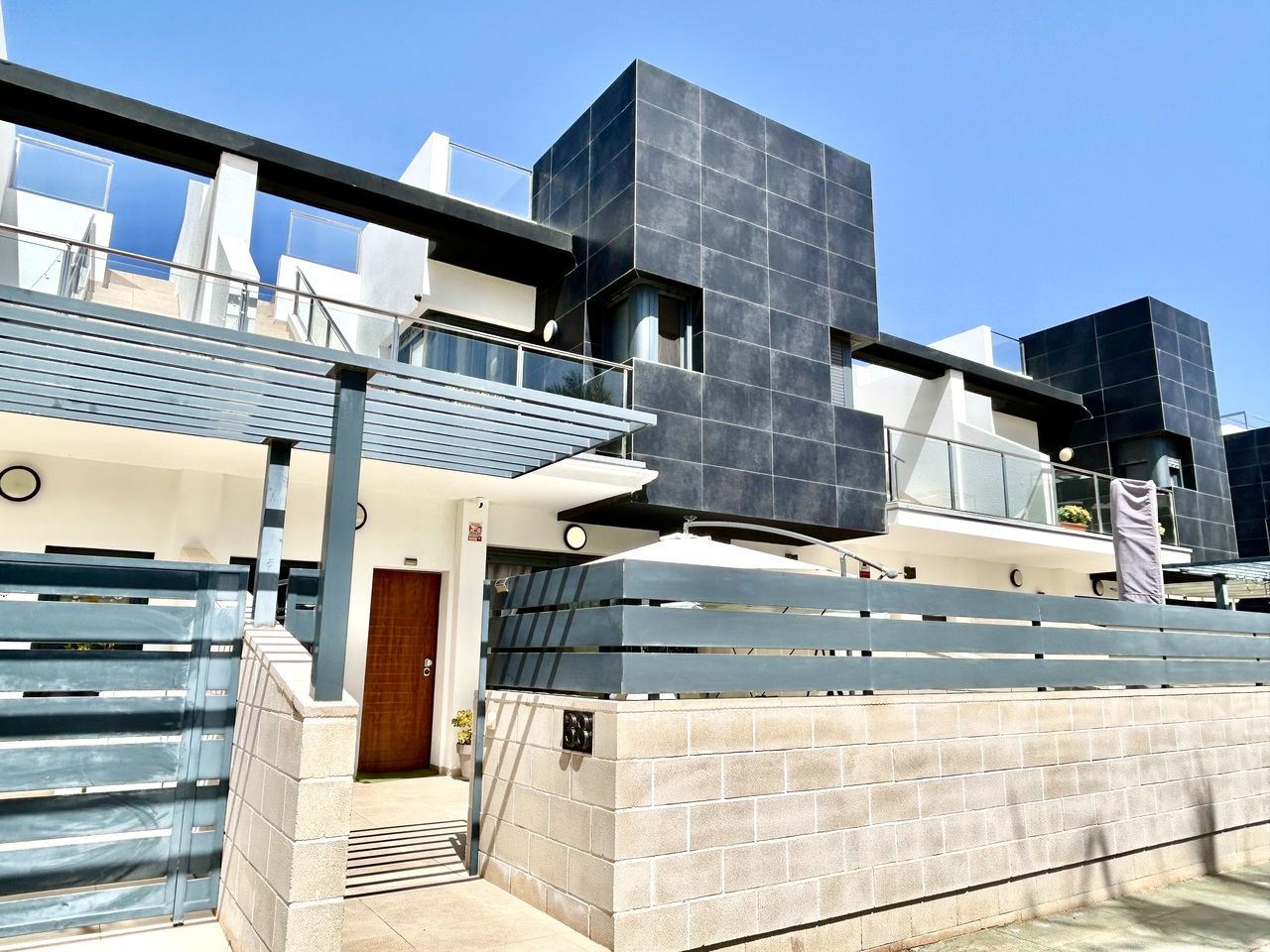 3-Bedroom House in Lomas de Cabo Roig-los Dolses, Orihuela Costa - Image 2