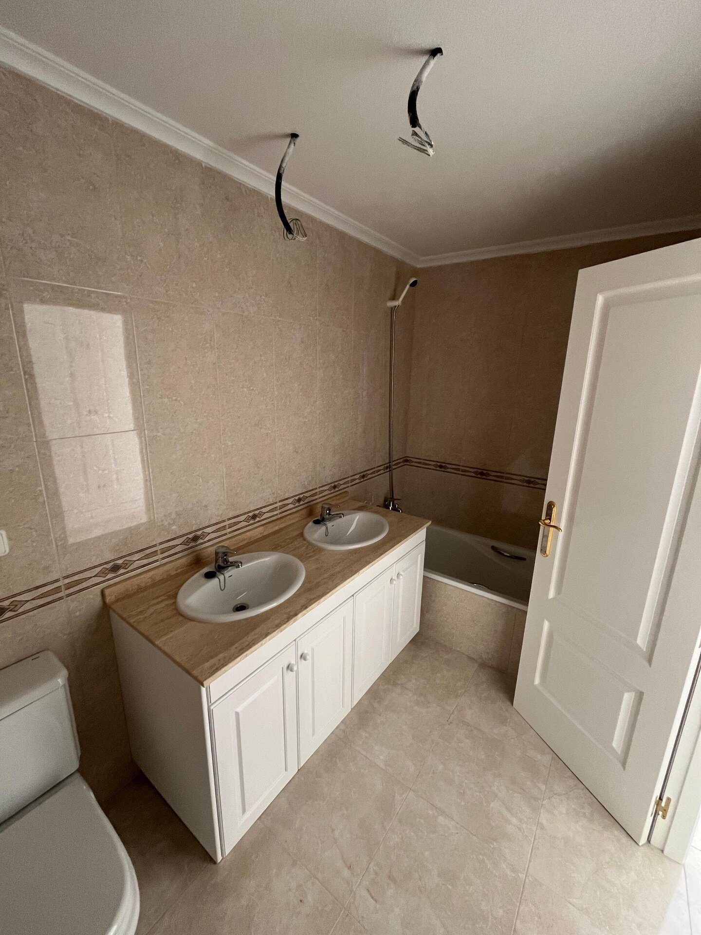 2-Bedroom Apartment in Orihuela Costa - Image 9