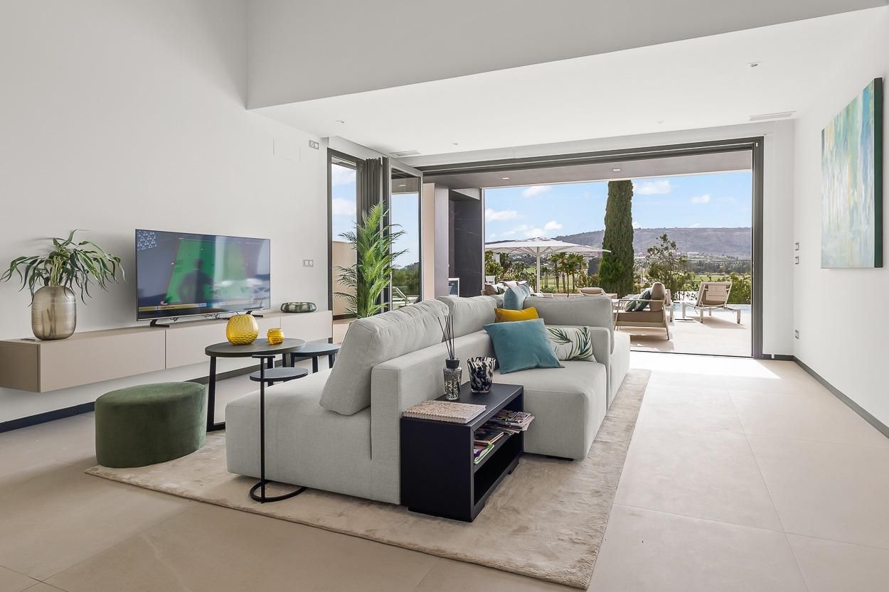 5-Bedroom Villa in Comunidad Valenciana, Algorfa - Image 9