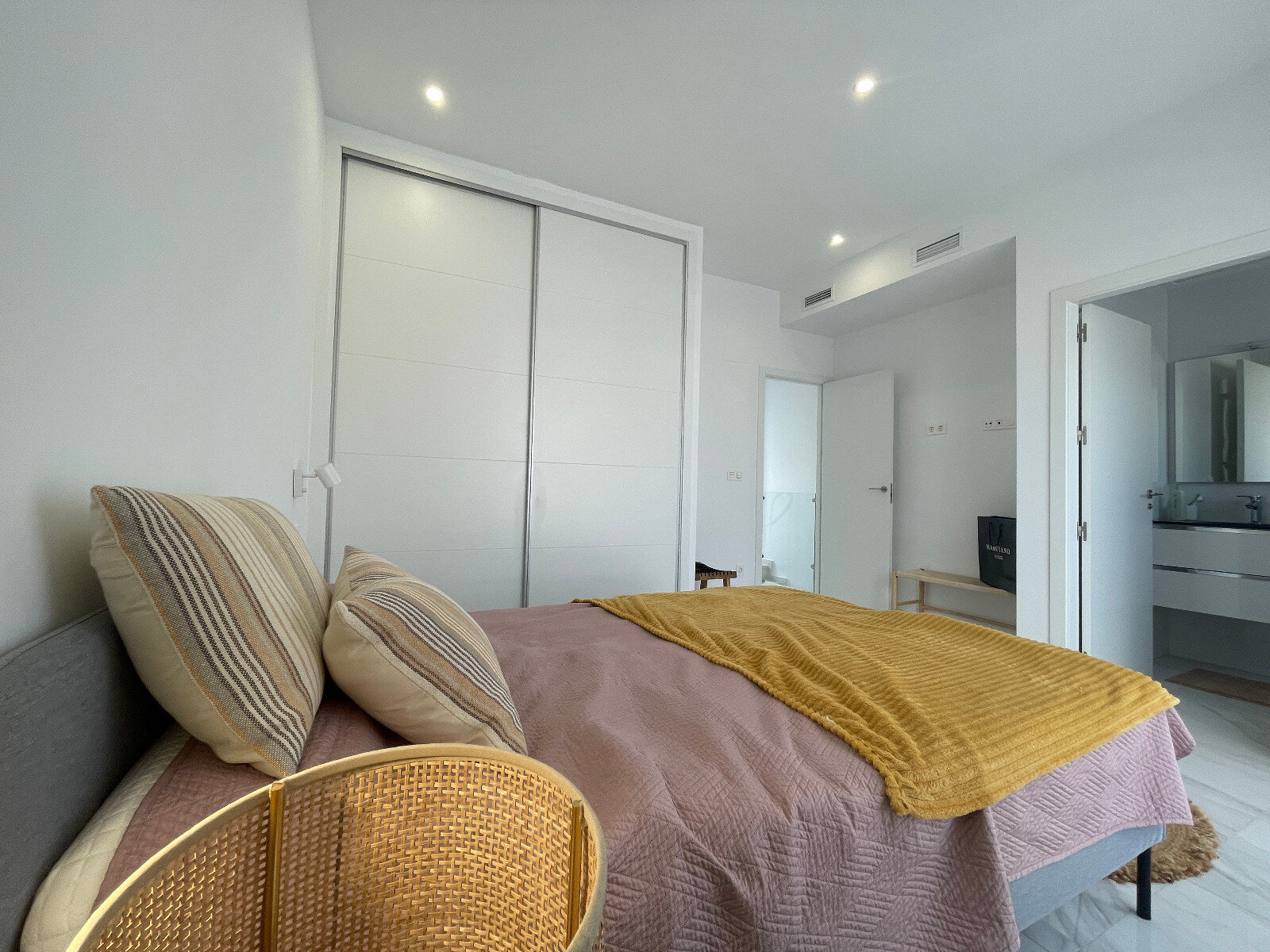 3-Bedroom Villa in Pueblo 4, Benijofar - Image 7