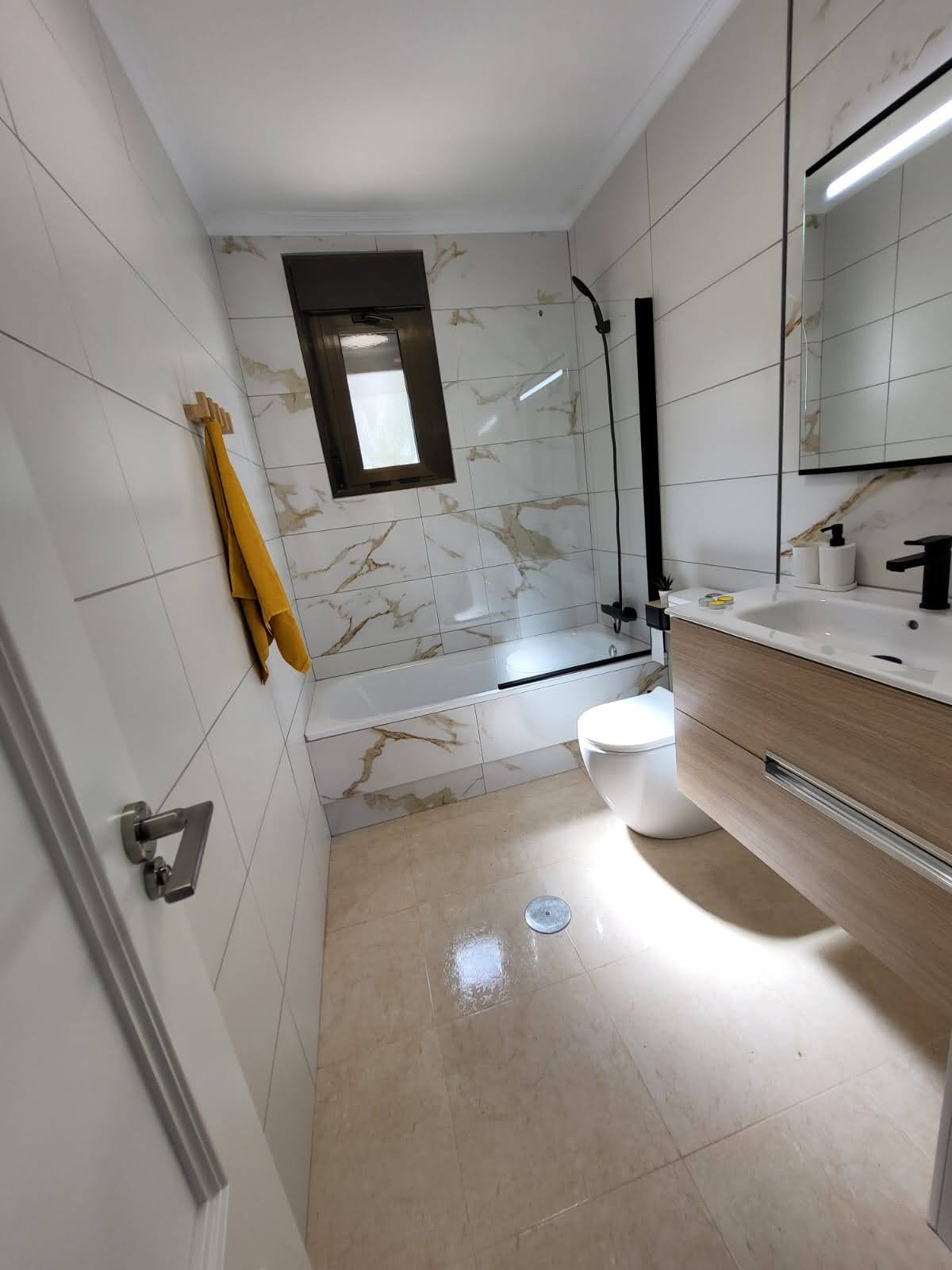 3-Bedroom House in San Miguel de Salinas - Image 16