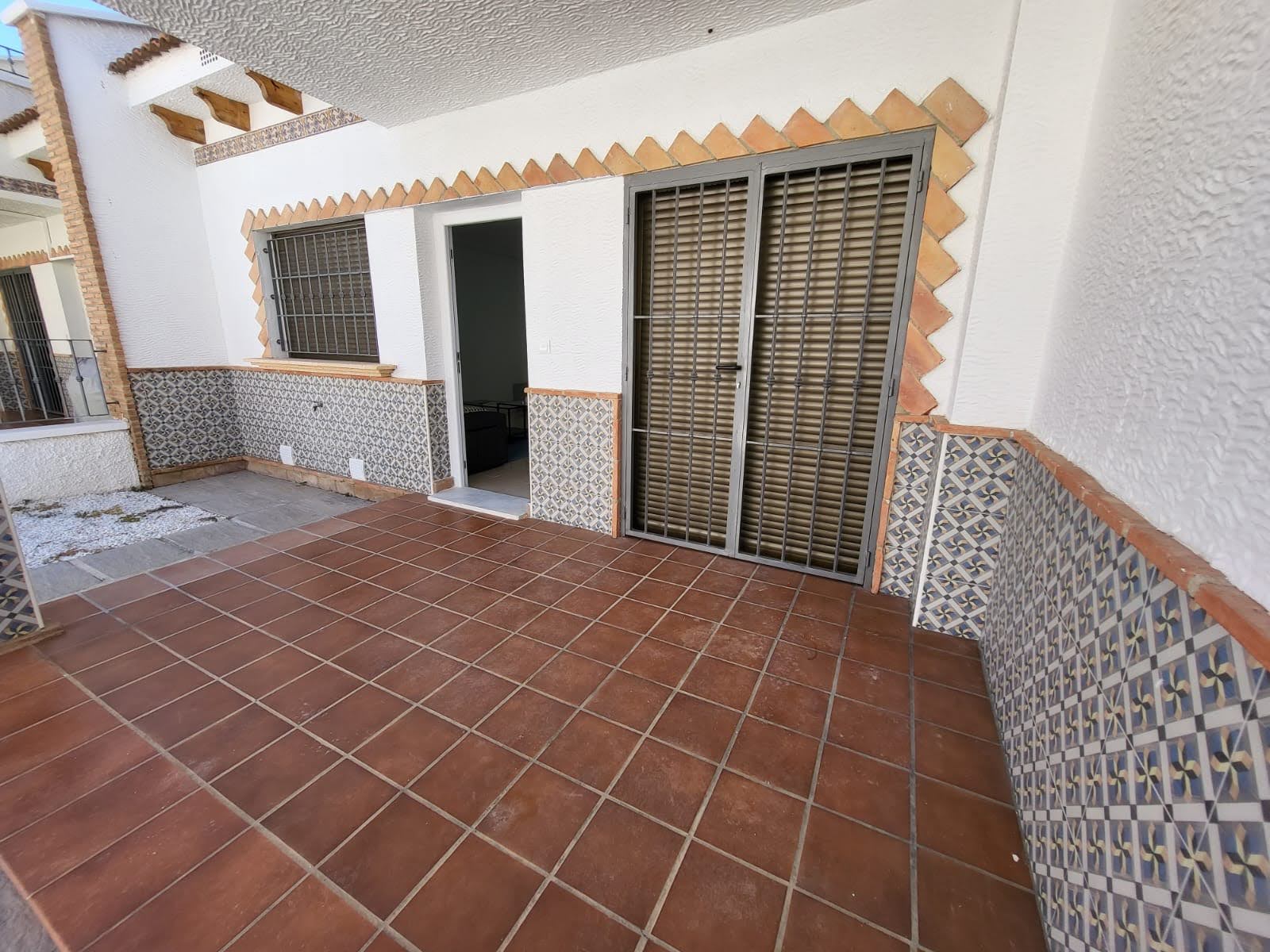 3-Bedroom House in San Miguel de Salinas - Image 4