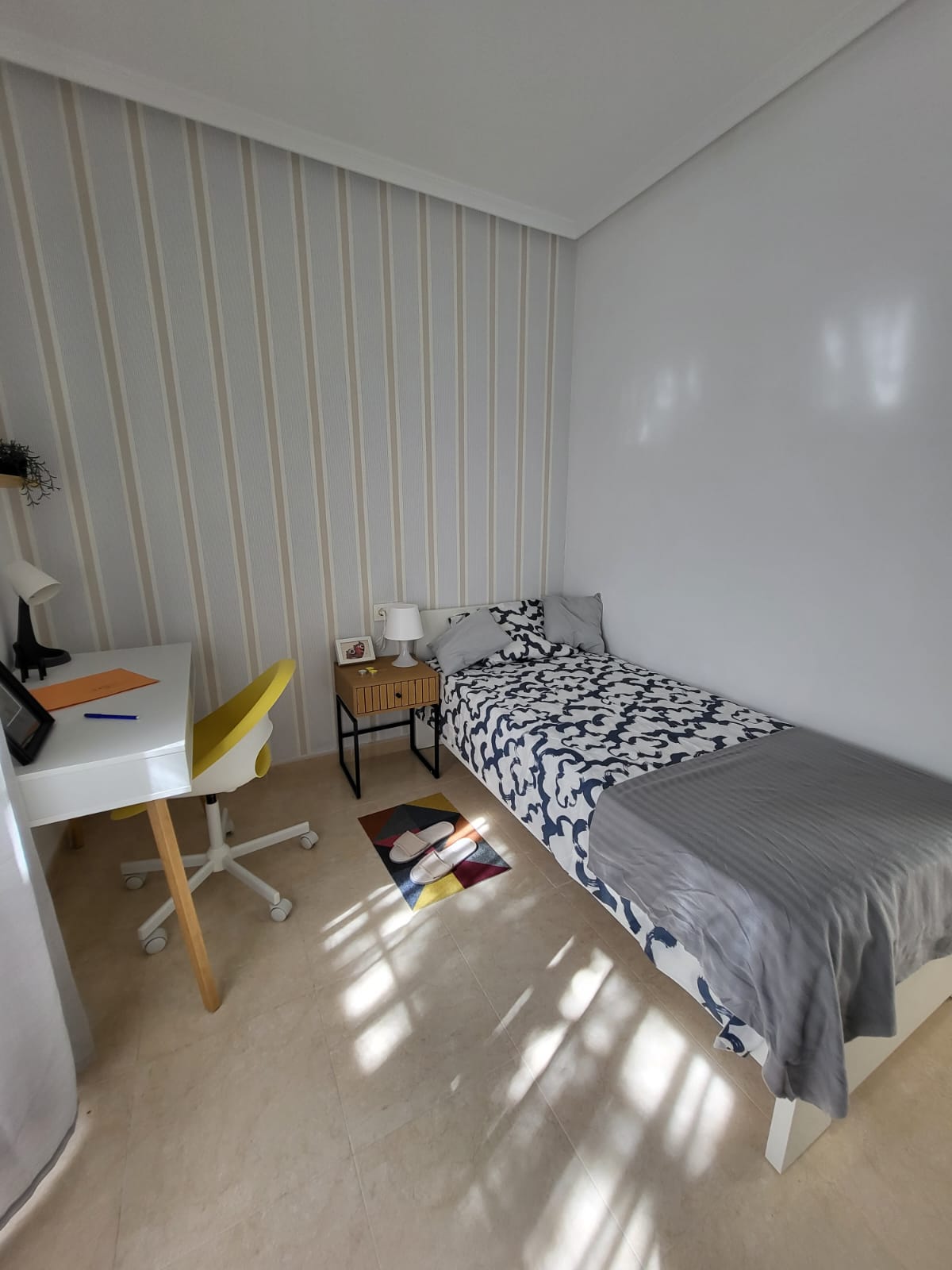 3-Bedroom House in San Miguel de Salinas - Image 9