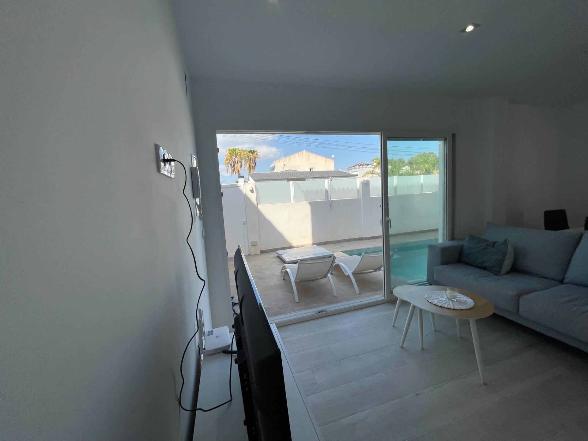 3-Bedroom Bungalow in Cabo Roig, Orihuela Costa - Image 3