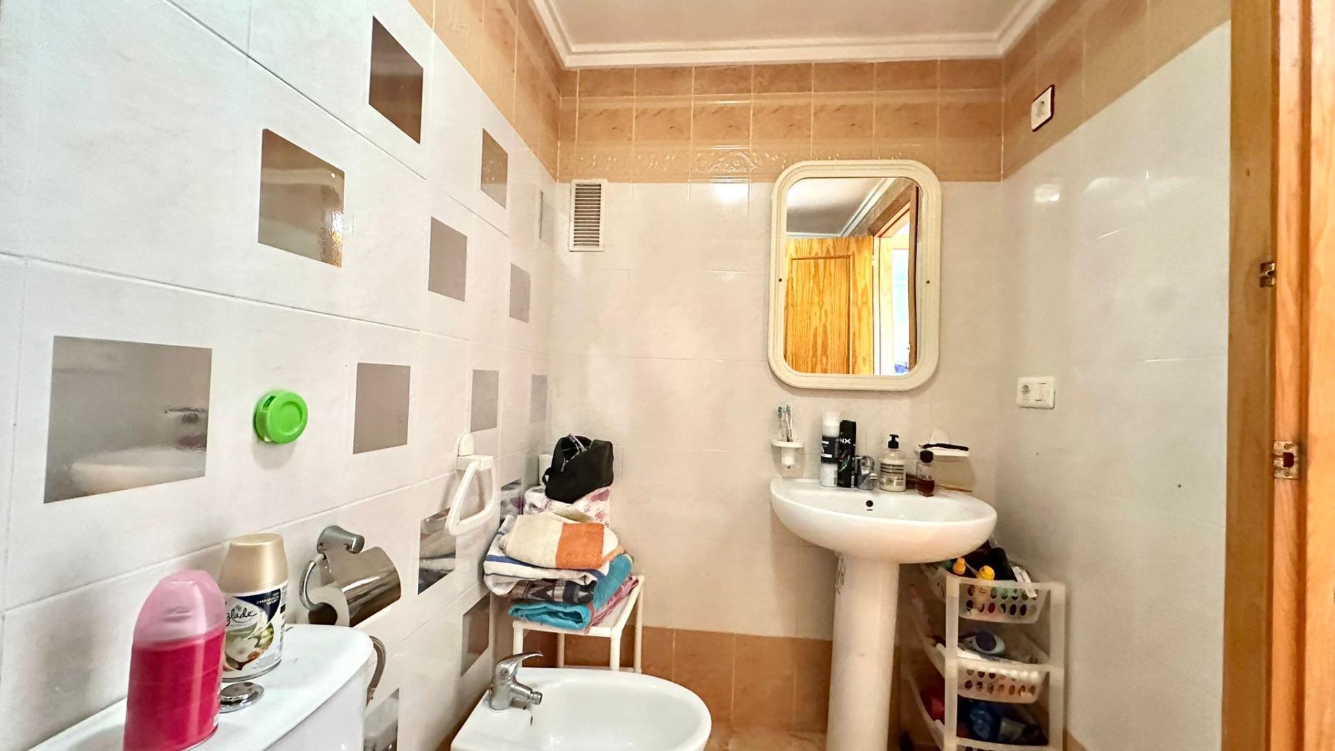 Bungalow met 2 Slaapkamers in El Limonar, Torrevieja - Image 20