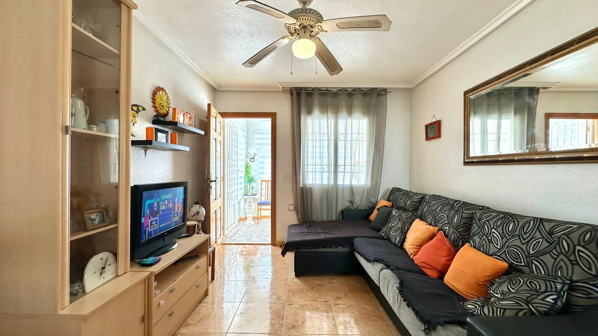 Bungalow met 2 Slaapkamers in El Limonar, Torrevieja - Image 3