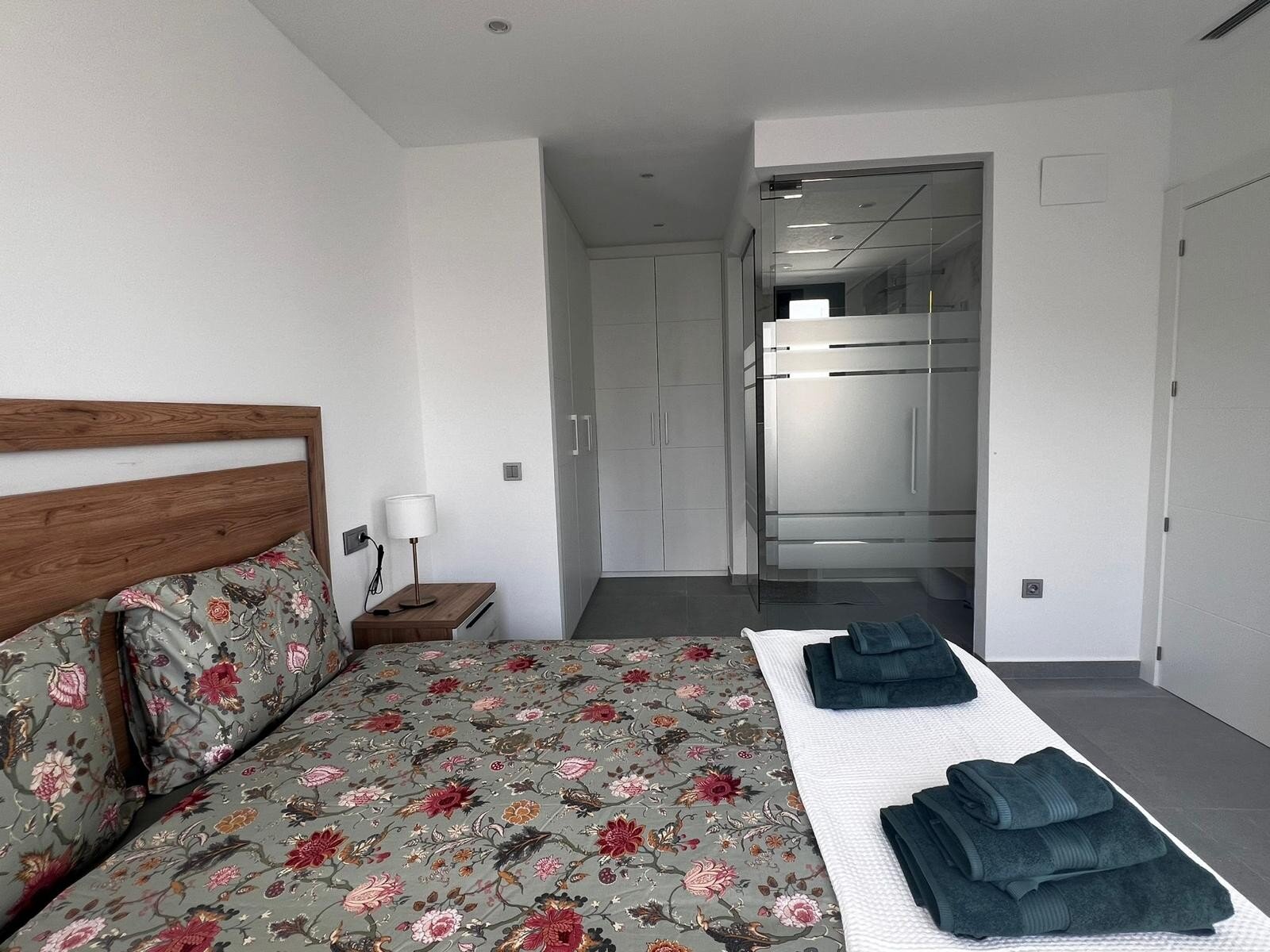 5-Bedroom Villa in Comunidad Valenciana, Algorfa - Image 17