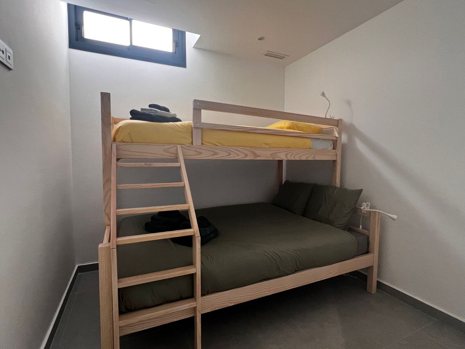 5-Bedroom Villa in Comunidad Valenciana, Algorfa - Image 21