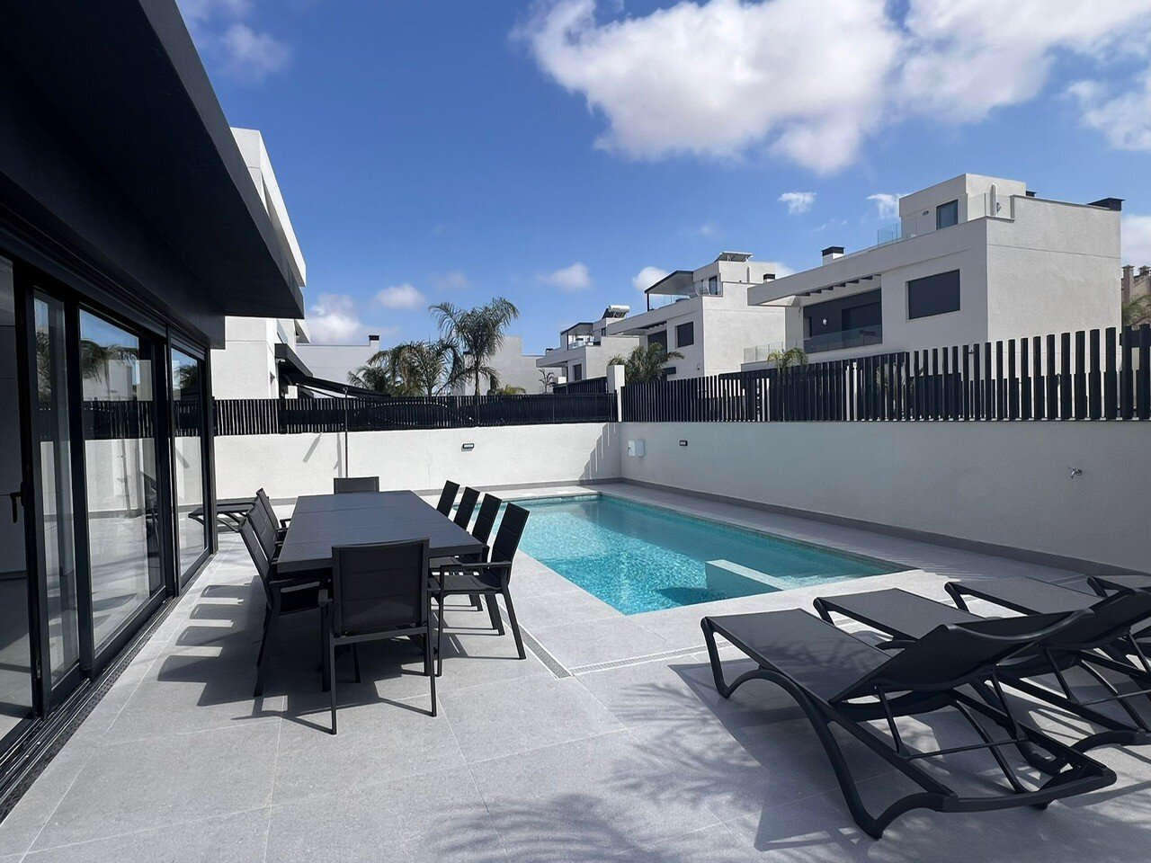 5-Bedroom Villa in Comunidad Valenciana, Algorfa - Image 3