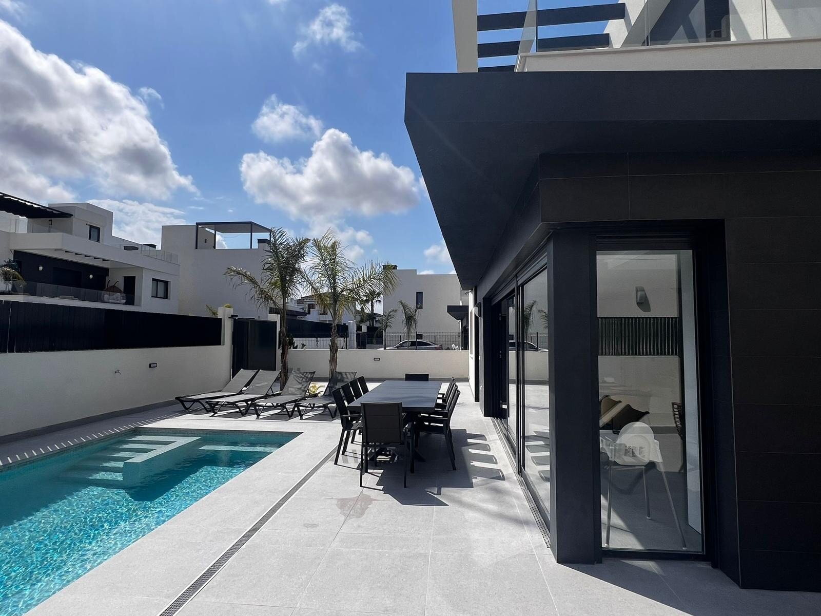 5-Bedroom Villa in Comunidad Valenciana, Algorfa - Image 4