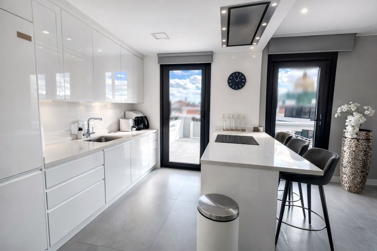 5-Bedroom Villa in La Siesta, Torrevieja - Image 7