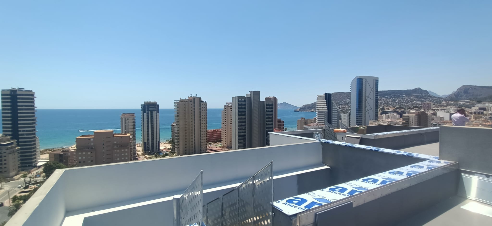 2-Bedroom Penthouse Apartment in Calpe - Image 1