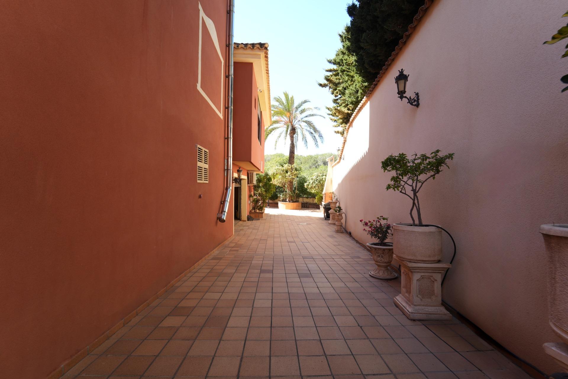 8-Bedroom Villa in Orihuela Costa - Image 18