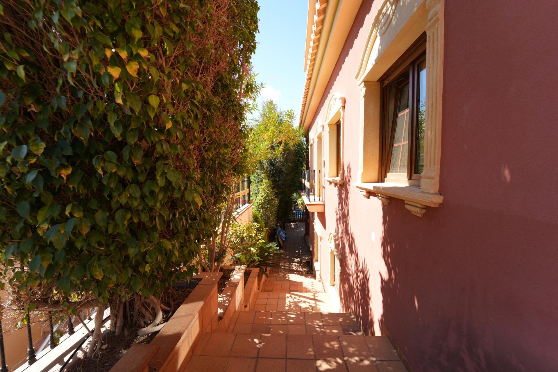 8-Bedroom Villa in Orihuela Costa - Image 31