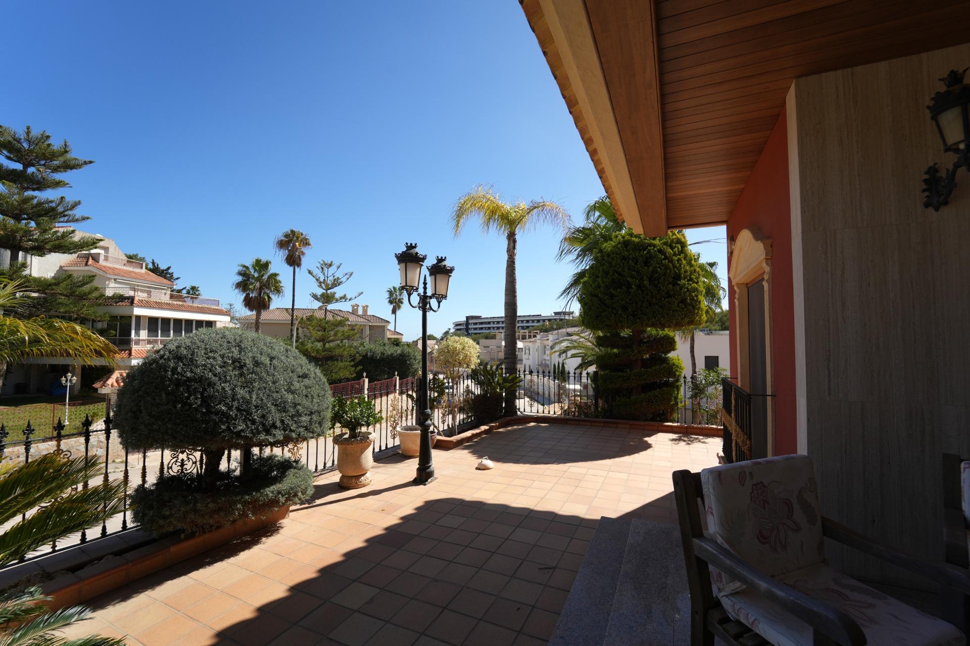 8-Bedroom Villa in Orihuela Costa - Image 35