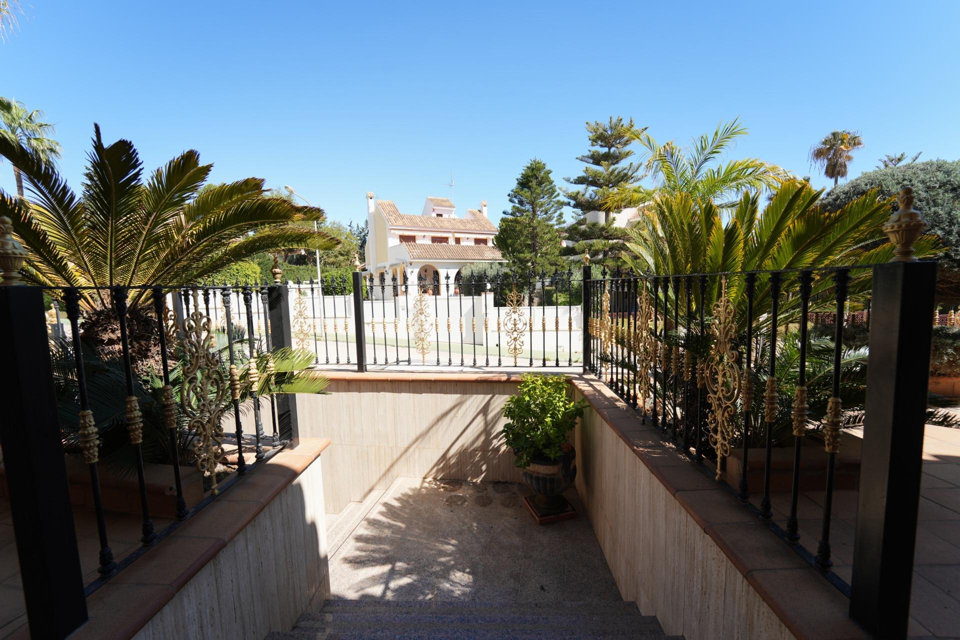 8-Bedroom Villa in Orihuela Costa - Image 36