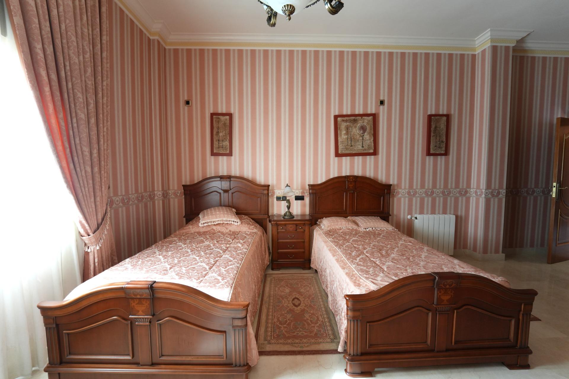 8-Bedroom Villa in Orihuela Costa - Image 41