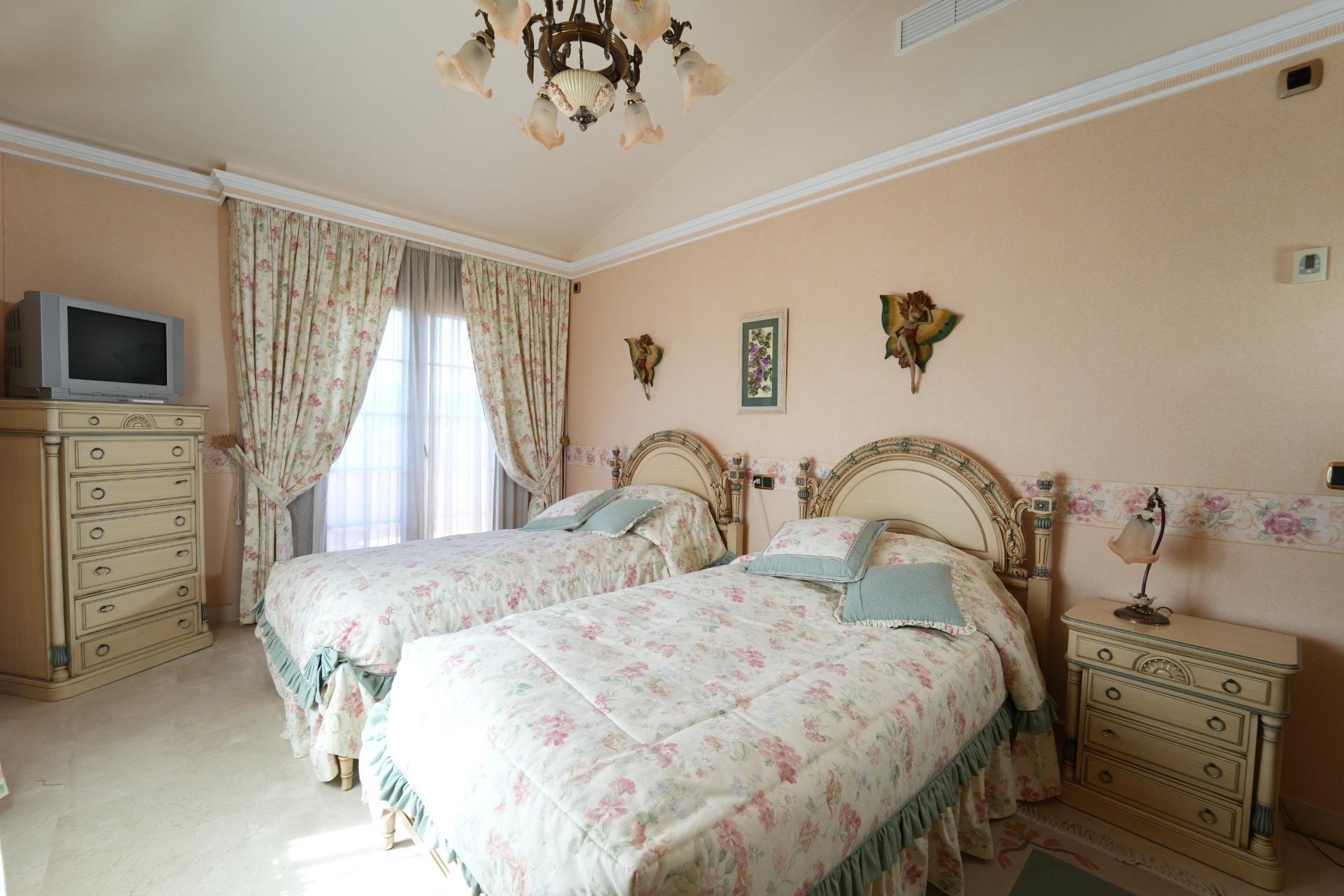 8-Bedroom Villa in Orihuela Costa - Image 5