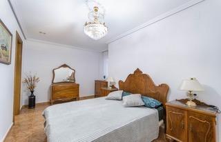 4-Bedroom Apartment in Estacion de Autobuses, Torrevieja - Image 16