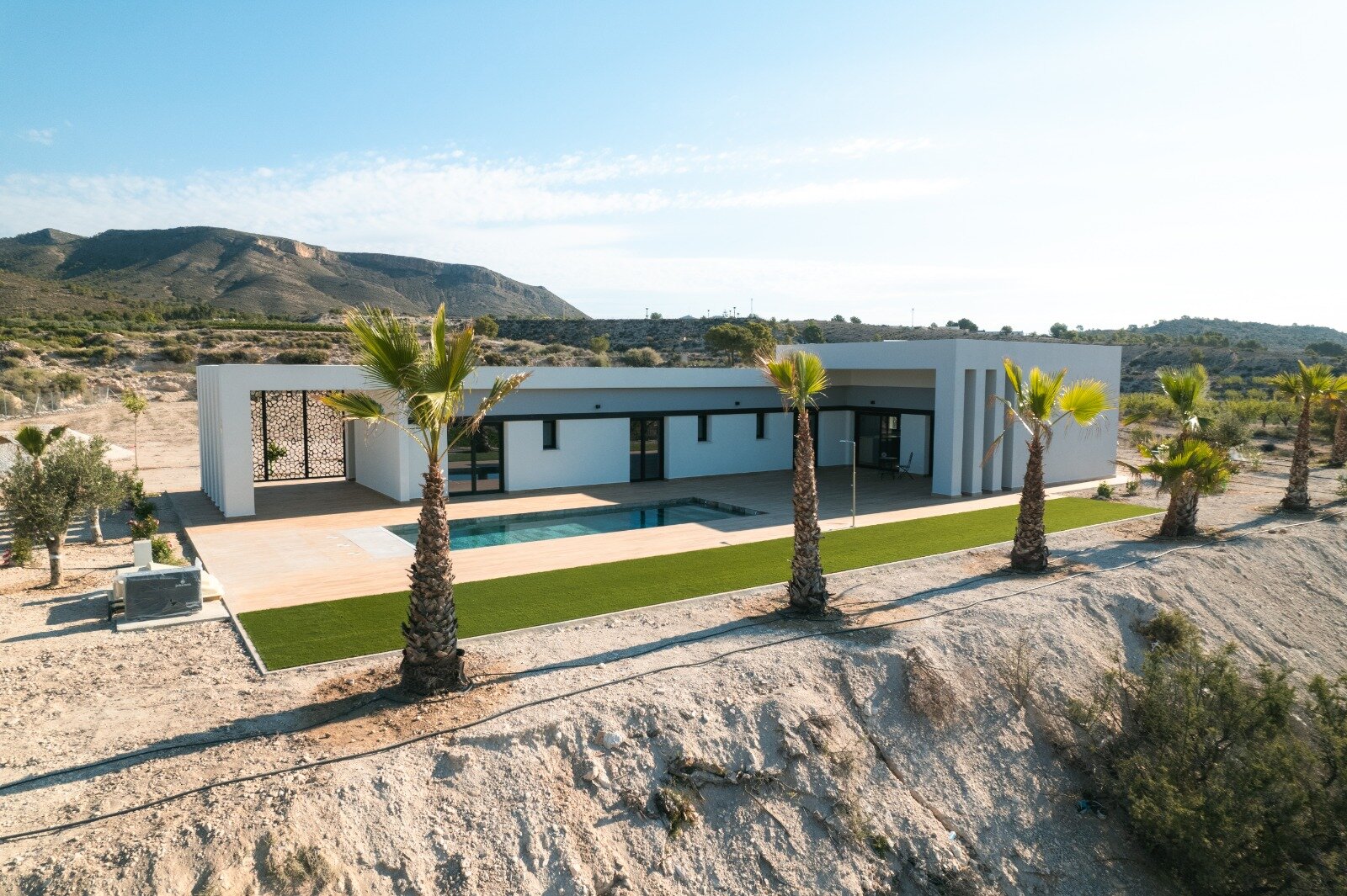 3-Bedroom Detached House in Pinoso - Image 13