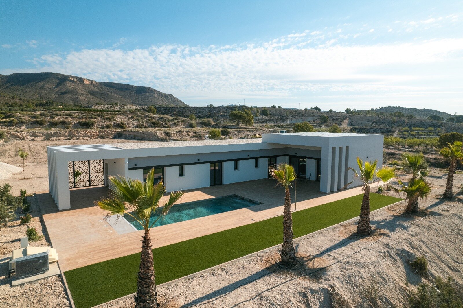3-Bedroom Detached House in Pinoso - Image 6