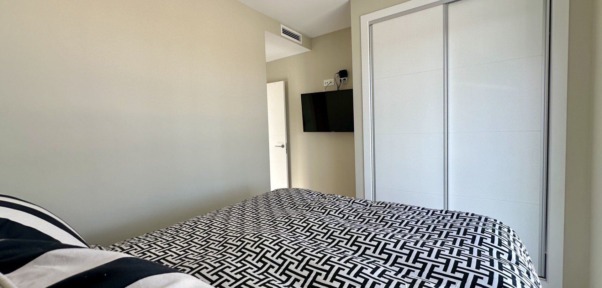 3-Bedroom Villa in Orihuela Costa - Image 17