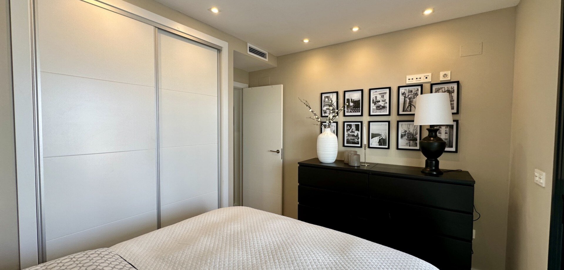 3-Bedroom Villa in Orihuela Costa - Image 24