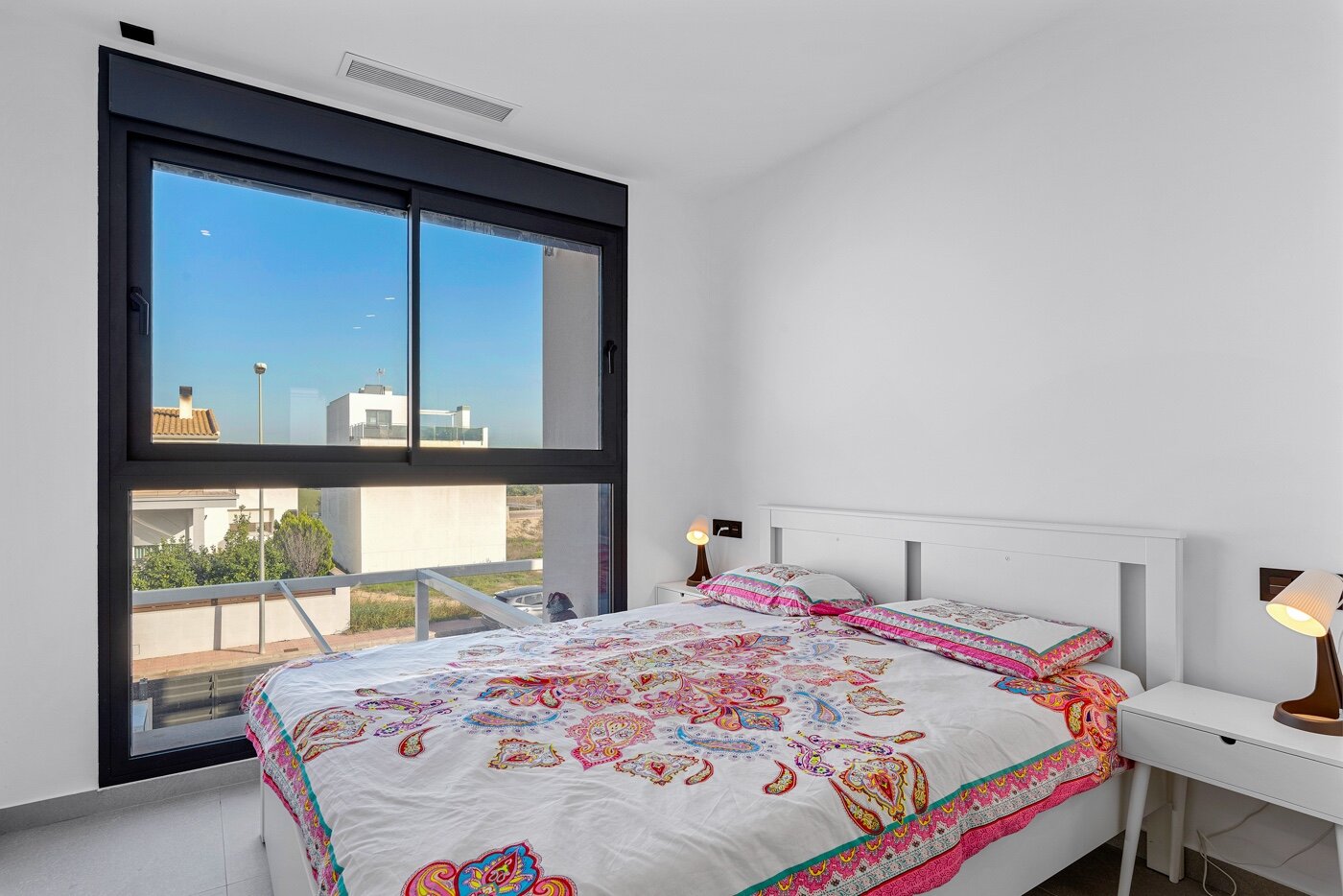 4-Bedroom Villa in Rojales - Image 11