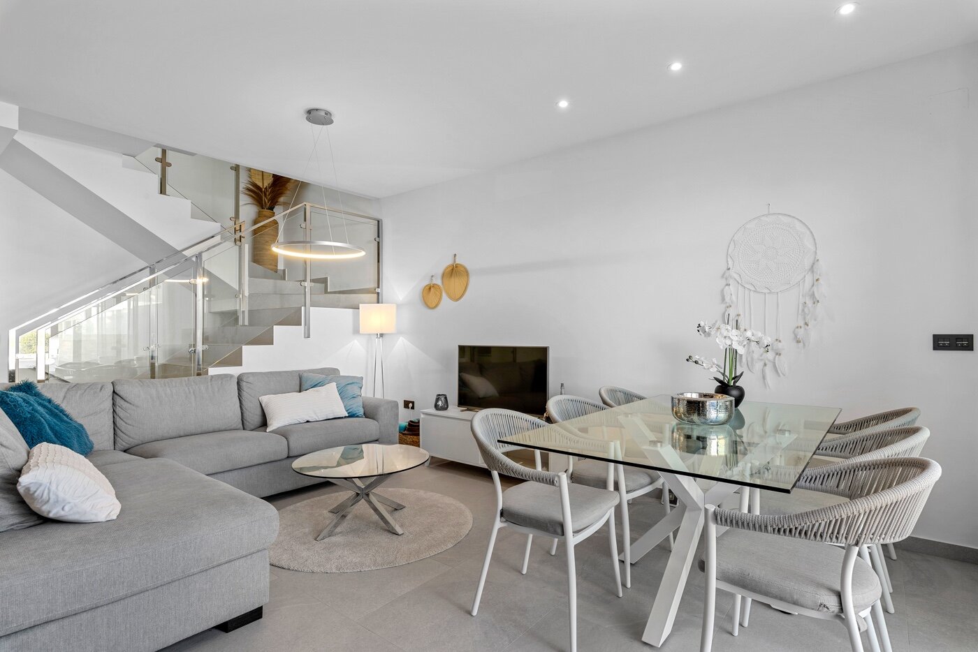 4-Bedroom Villa in Rojales - Image 3