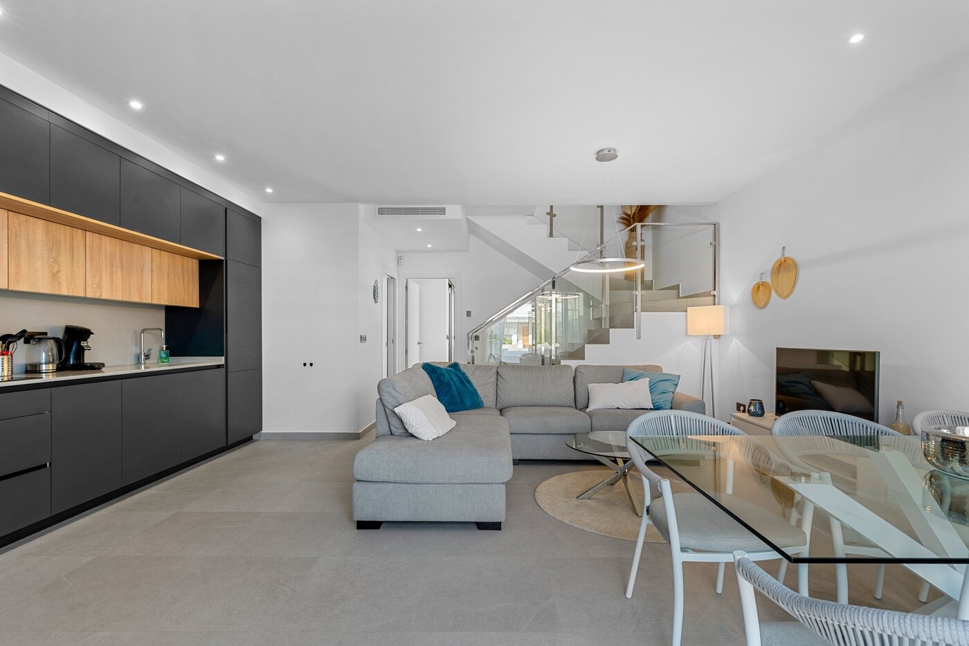 4-Bedroom Villa in Rojales - Image 4