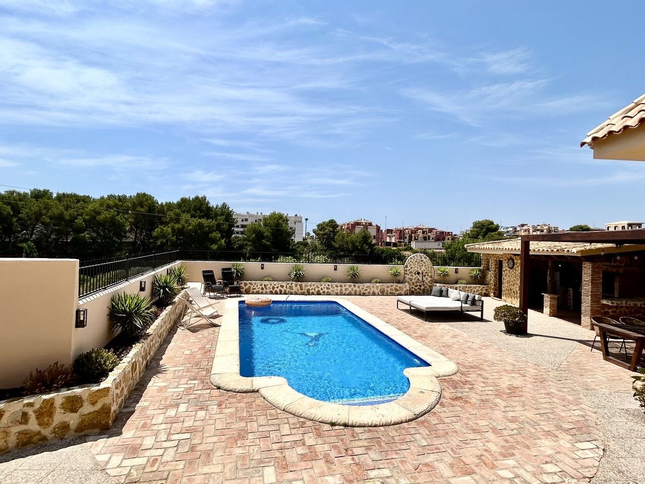 Villa in Orihuela Costa - Image 2