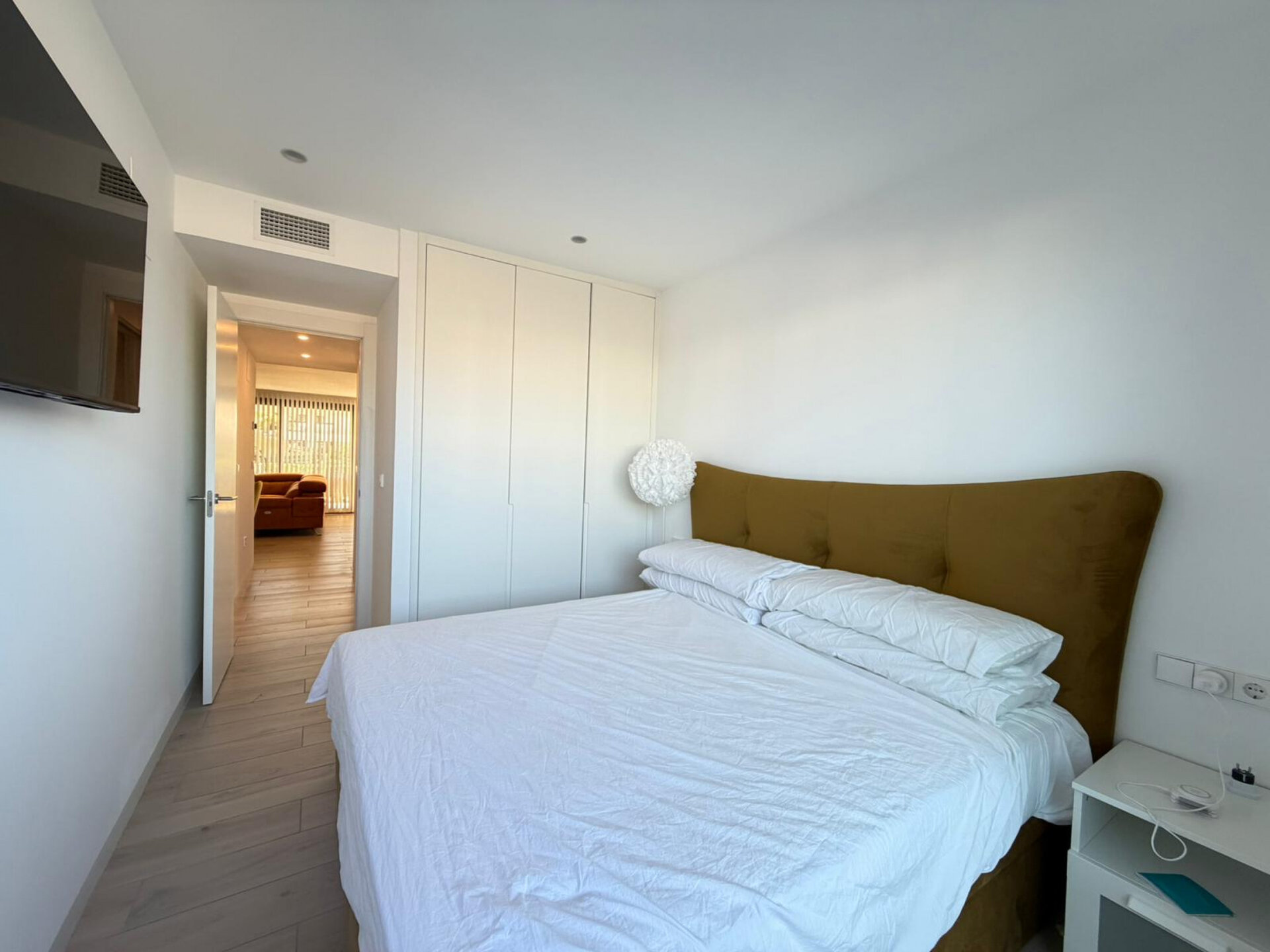 2-Bedroom Apartment in Los Alcázares - Image 8