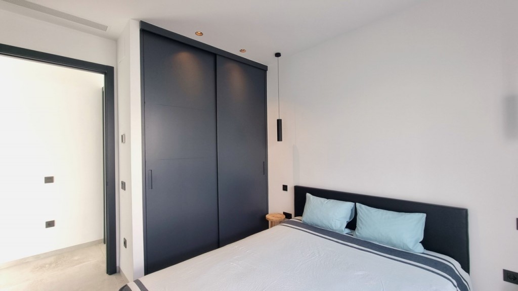 4-Bedroom Villa in Rojales - Image 15