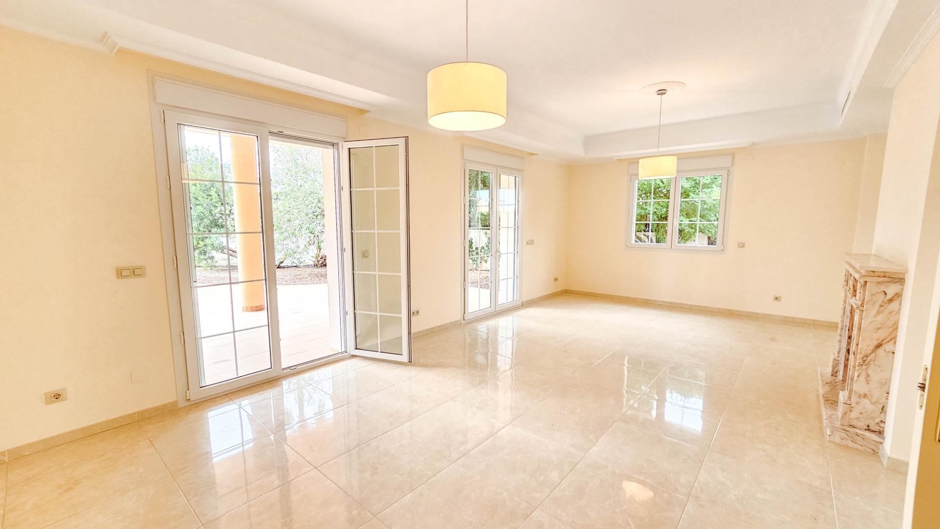 7-Bedroom Villa in Cabo Roig - Image 2