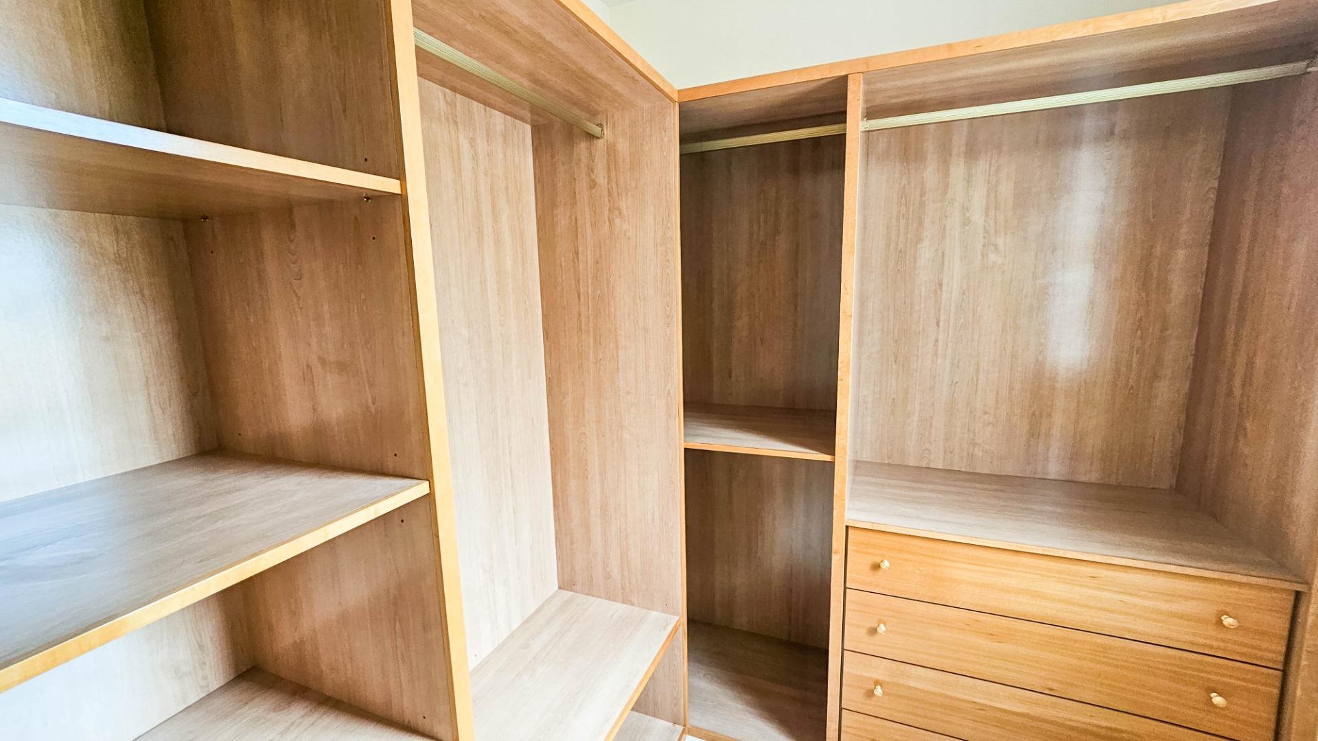 7-Bedroom Villa in Cabo Roig - Image 20