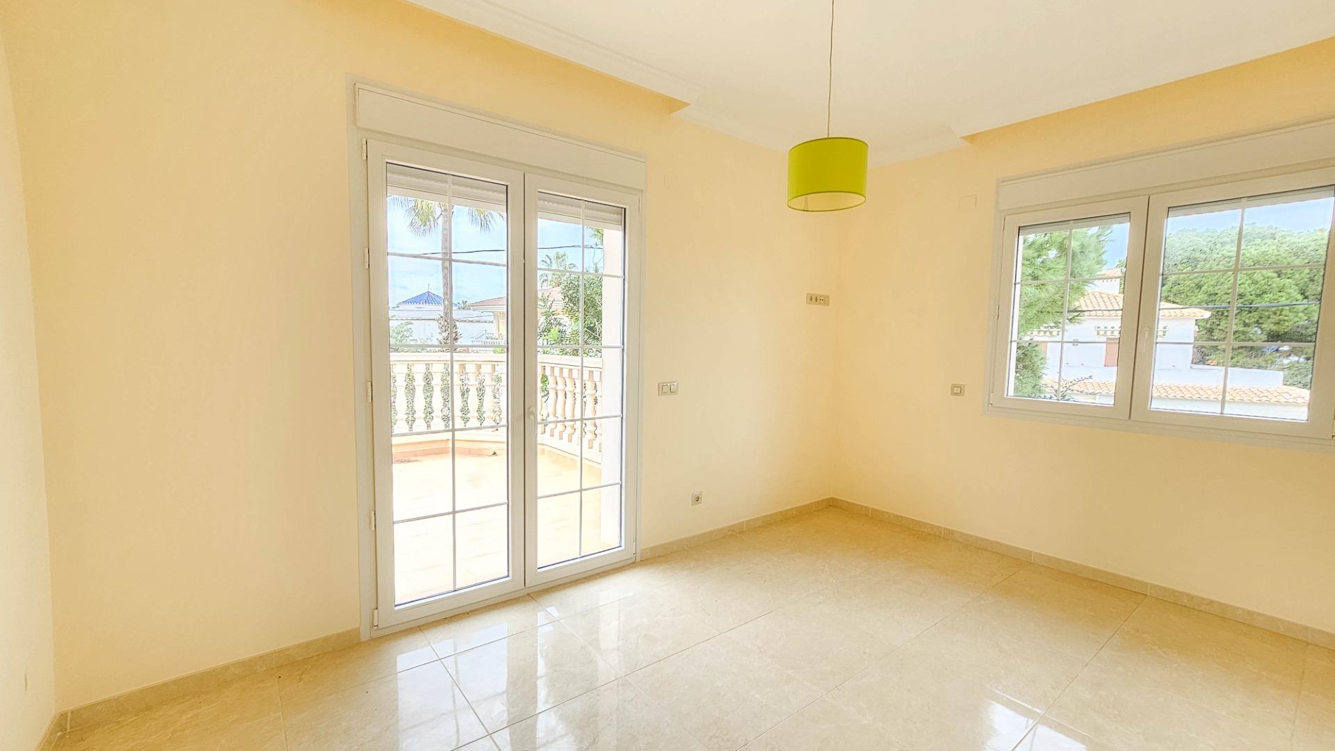 7-Bedroom Villa in Cabo Roig - Image 27