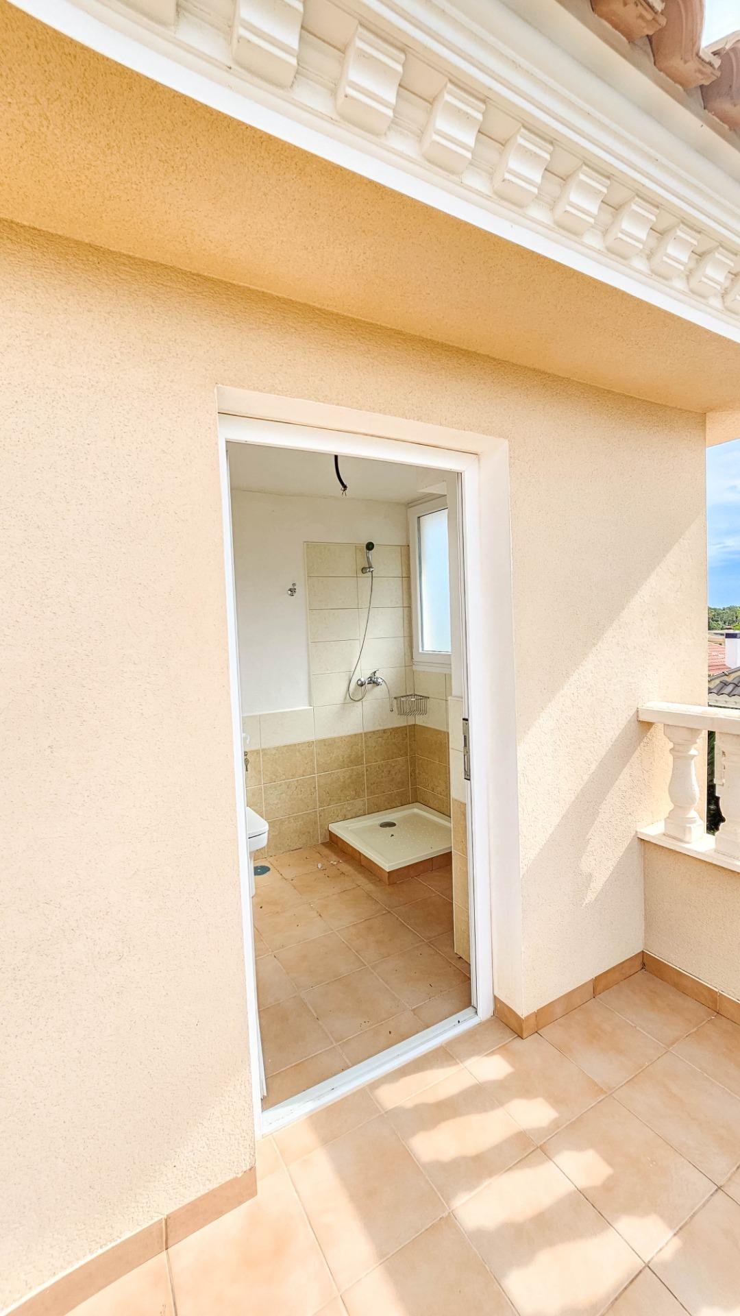 7-Bedroom Villa in Cabo Roig - Image 44