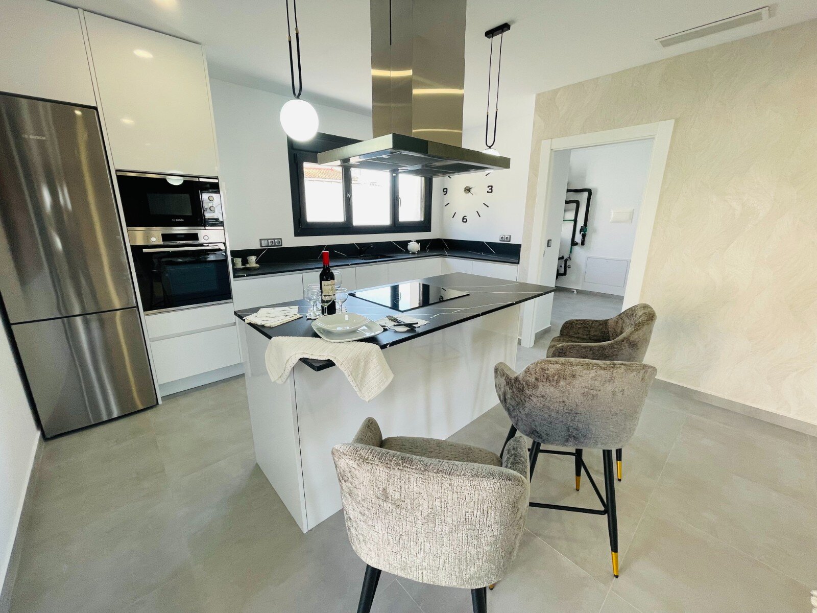 5-Bedroom Detached House in Torrevieja - Image 3