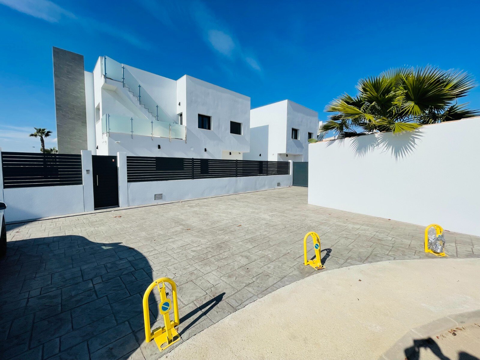 5-Bedroom Detached House in Torrevieja - Image 9