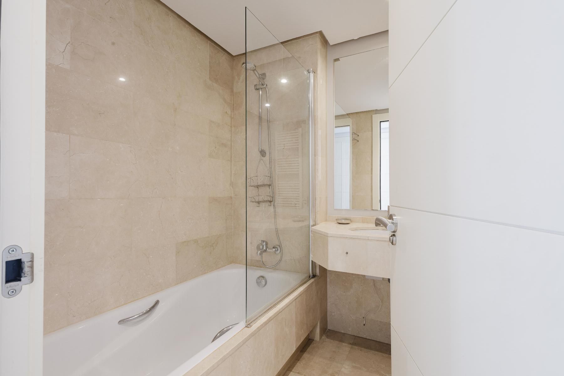 2-Bedroom Penthouse in Las Colinas Golf, Orihuela - Image 21