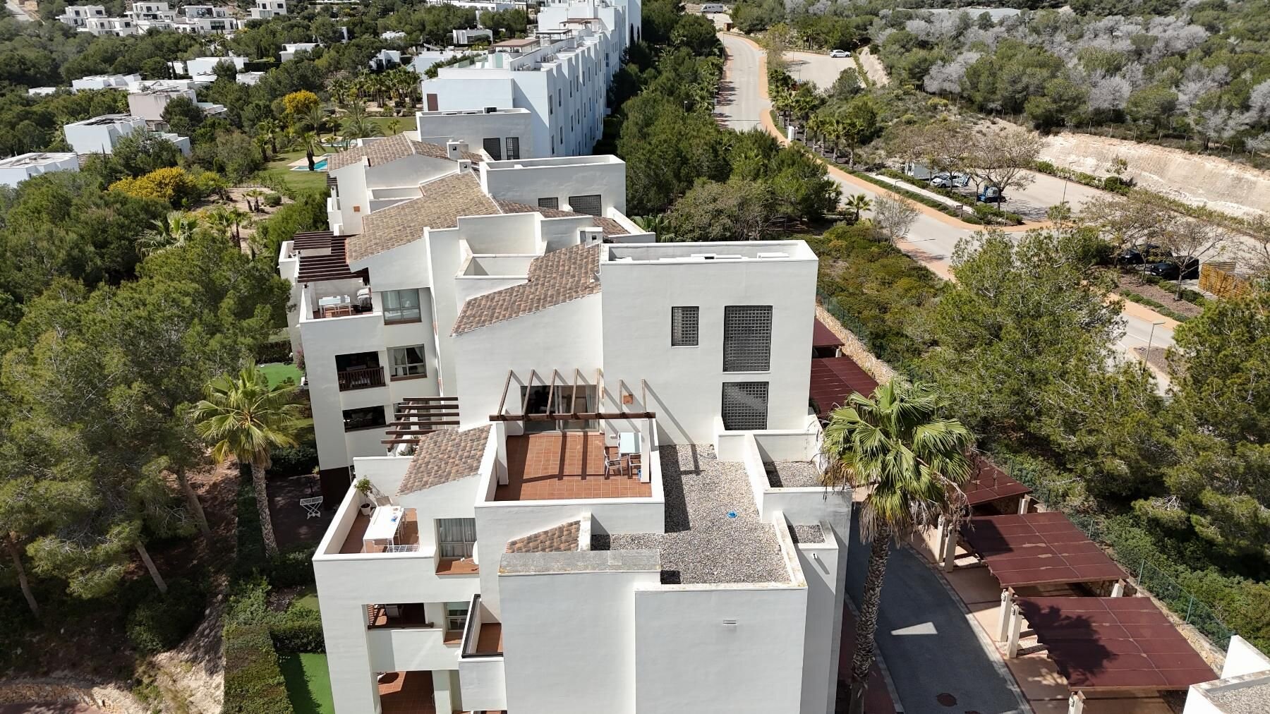 2-Bedroom Penthouse in Las Colinas Golf, Orihuela - Image 38