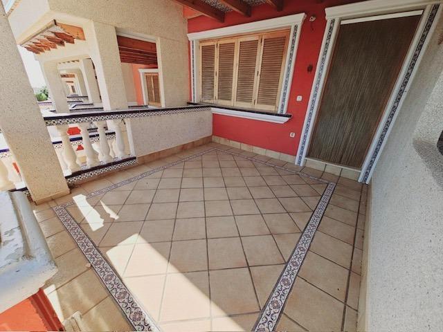 4-Bedroom Villa in Pueblo, Guardamar del Segura - Image 1