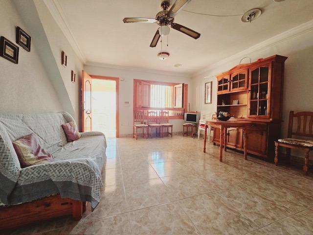 4-Bedroom Villa in Pueblo, Guardamar del Segura - Image 11