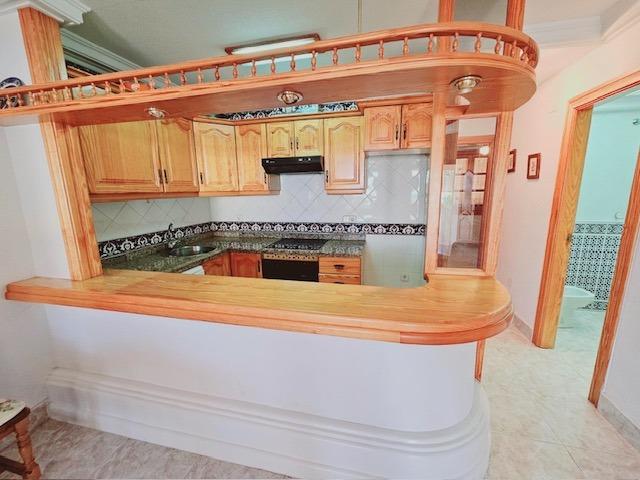 4-Bedroom Villa in Pueblo, Guardamar del Segura - Image 5