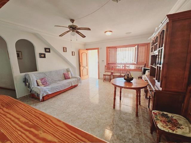 4-Bedroom Villa in Pueblo, Guardamar del Segura - Image 6