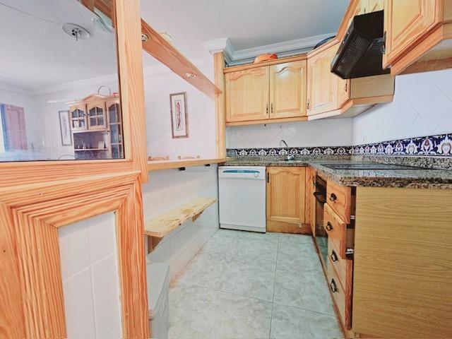 4-Bedroom Villa in Pueblo, Guardamar del Segura - Image 7