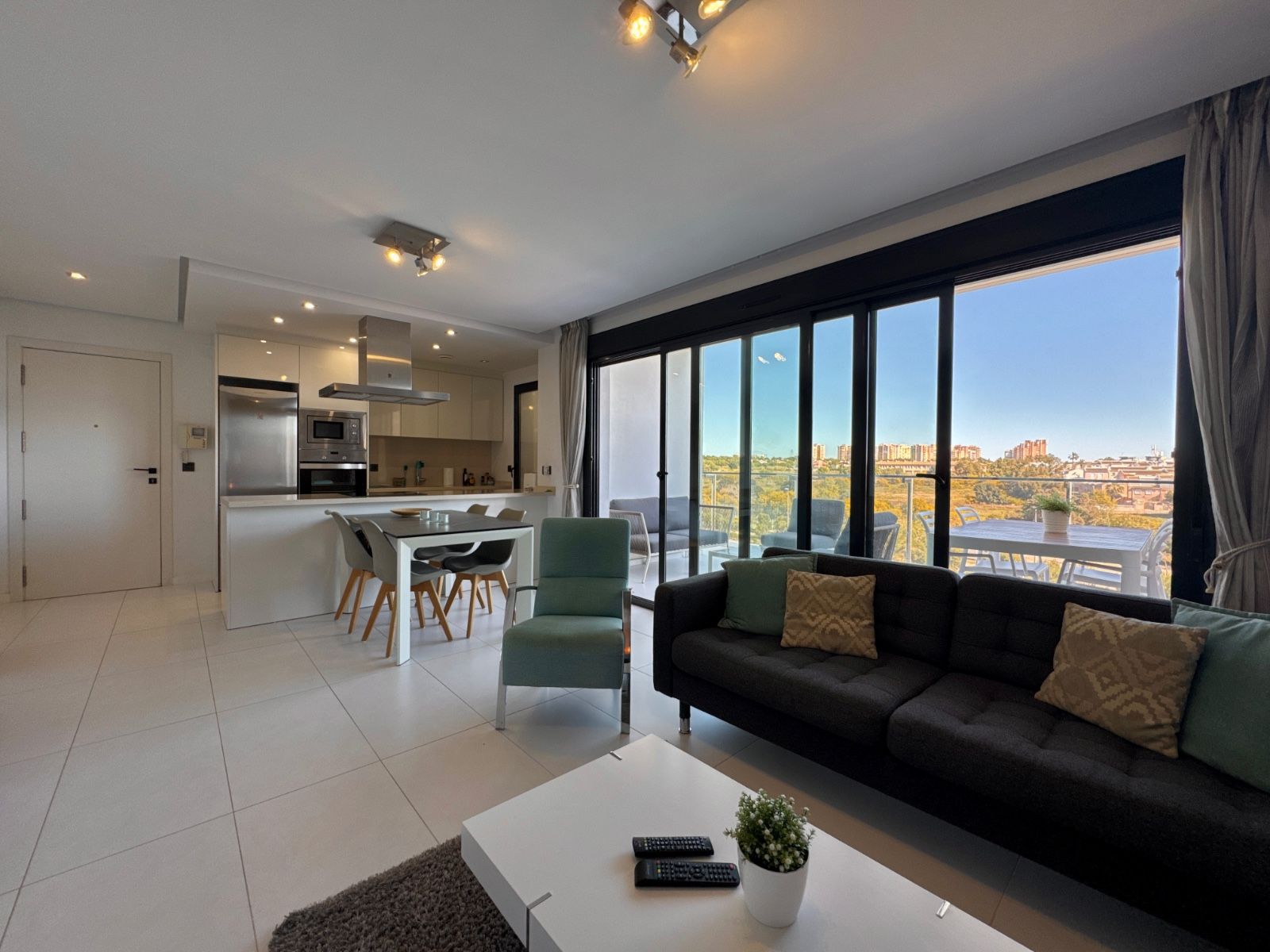 2-Bedroom Apartment in Pilar de la Horadada - Image 8