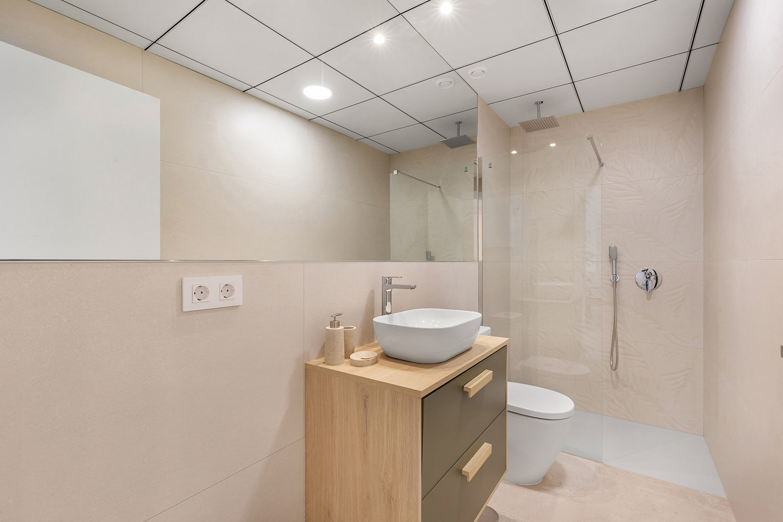 2-Bedroom Ground Floor Apartment in Los Alcázares - Image 16