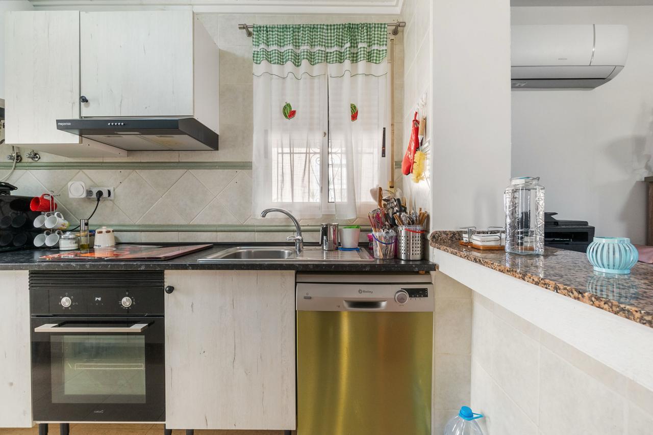 3-Bedroom House in Las Filipinas, San Miguel de Salinas - Image 8